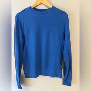 Vineyard Vine Classics Blue Sweatshirt.
